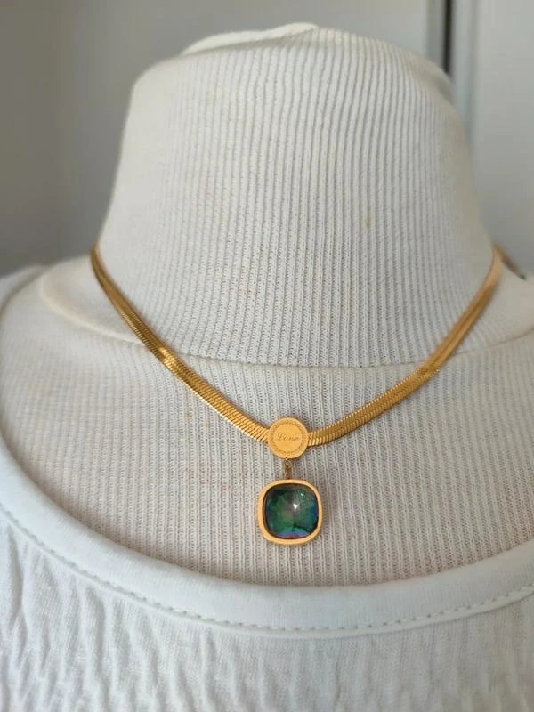 chaine ras de cou,  et pendentif en acier inoxydable